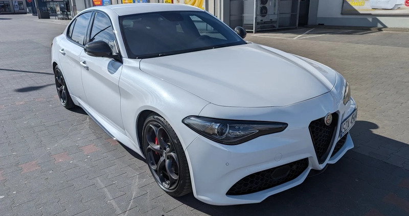 Alfa Romeo Giulia cena 133000 przebieg: 57000, rok produkcji 2019 z Zawiercie małe 407